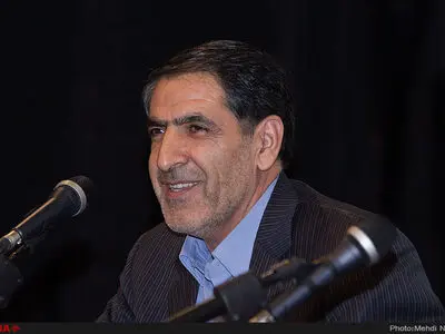 استعمار صدشرف به استبداد دارد/ با نفی دیگران به جایی نمی‌رسیم