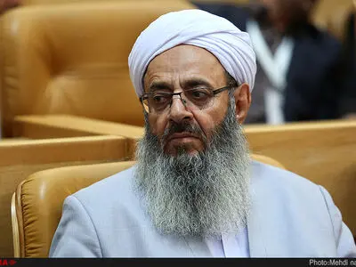 انتقاد از هیات‌رییسه مجلس به‌خاطر عدم دعوت از مولوی عبدالحمید در مراسم تحلیف