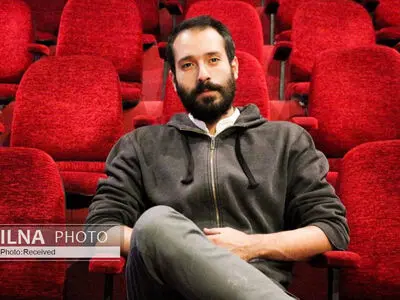 اجرای یک نمایش در ژانر جنایی/ رمان معروف غربی‌ها روی صحنه تئاتر