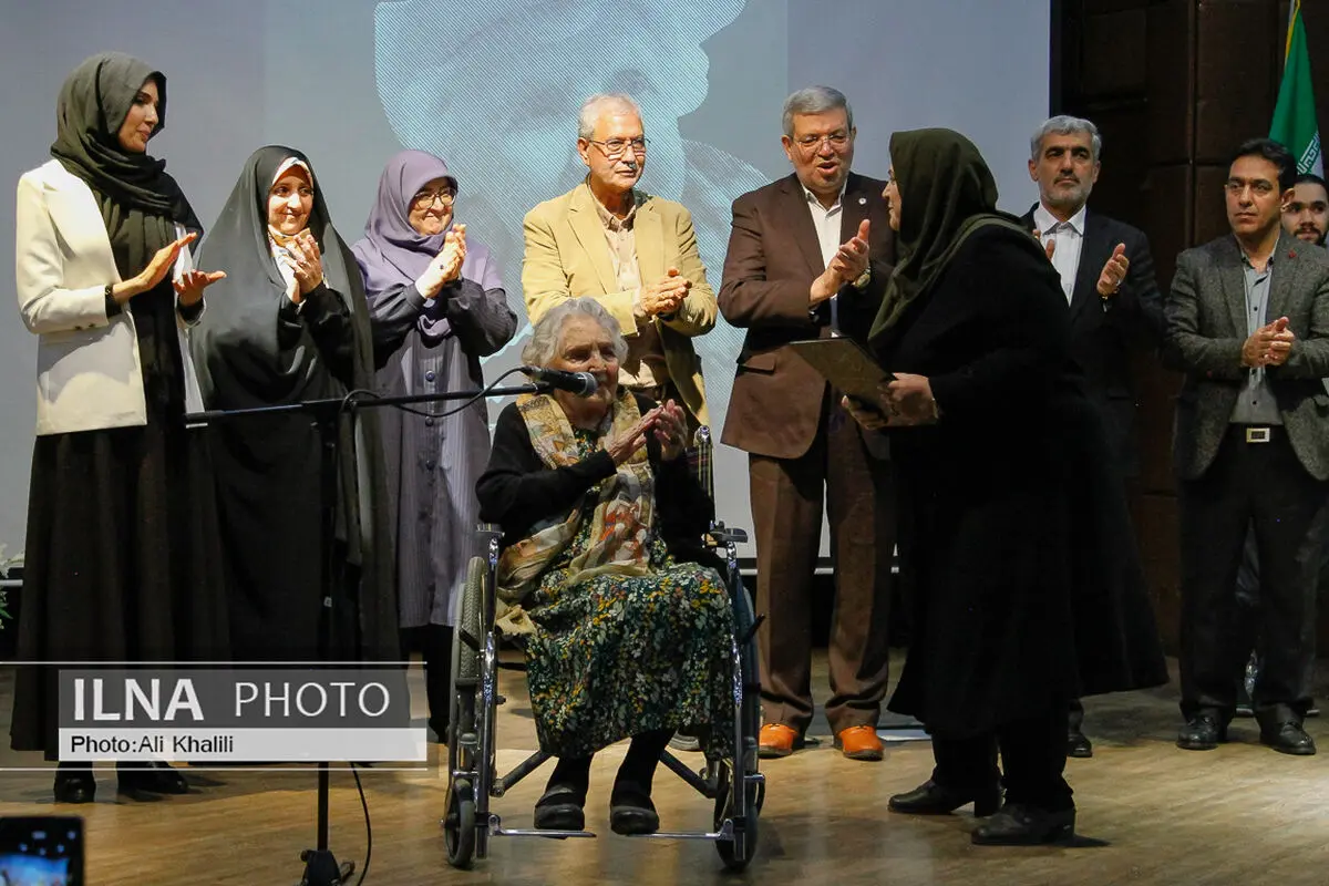 مراسم نکوداشت ثمینه باغچه‌بان برگزار شد/ معلمی که عمرش را بر سر عشق و علاقه به ناشنوایان گذاشت