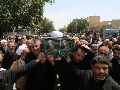 پیکر آیت الله طه‌محمدی در قم تشییع شد/ برگزاری مراسم خاکسپاری در همدان