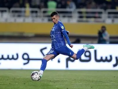 تساوی استقلال و پیکان در نیمه اول