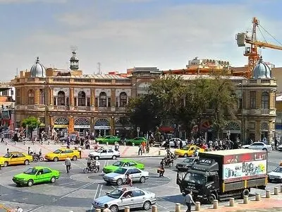 تفاهم با مالک برای بازسازی بافت میدان حسن‌آباد