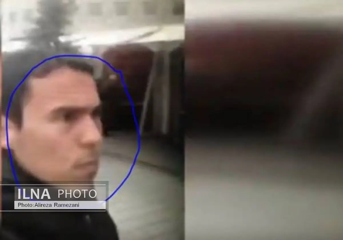 أول فیدیو لمنفذ هجوم ملهى إسطنبول وهو یتجول فی محیط میدان تقسیم وسط المدینة