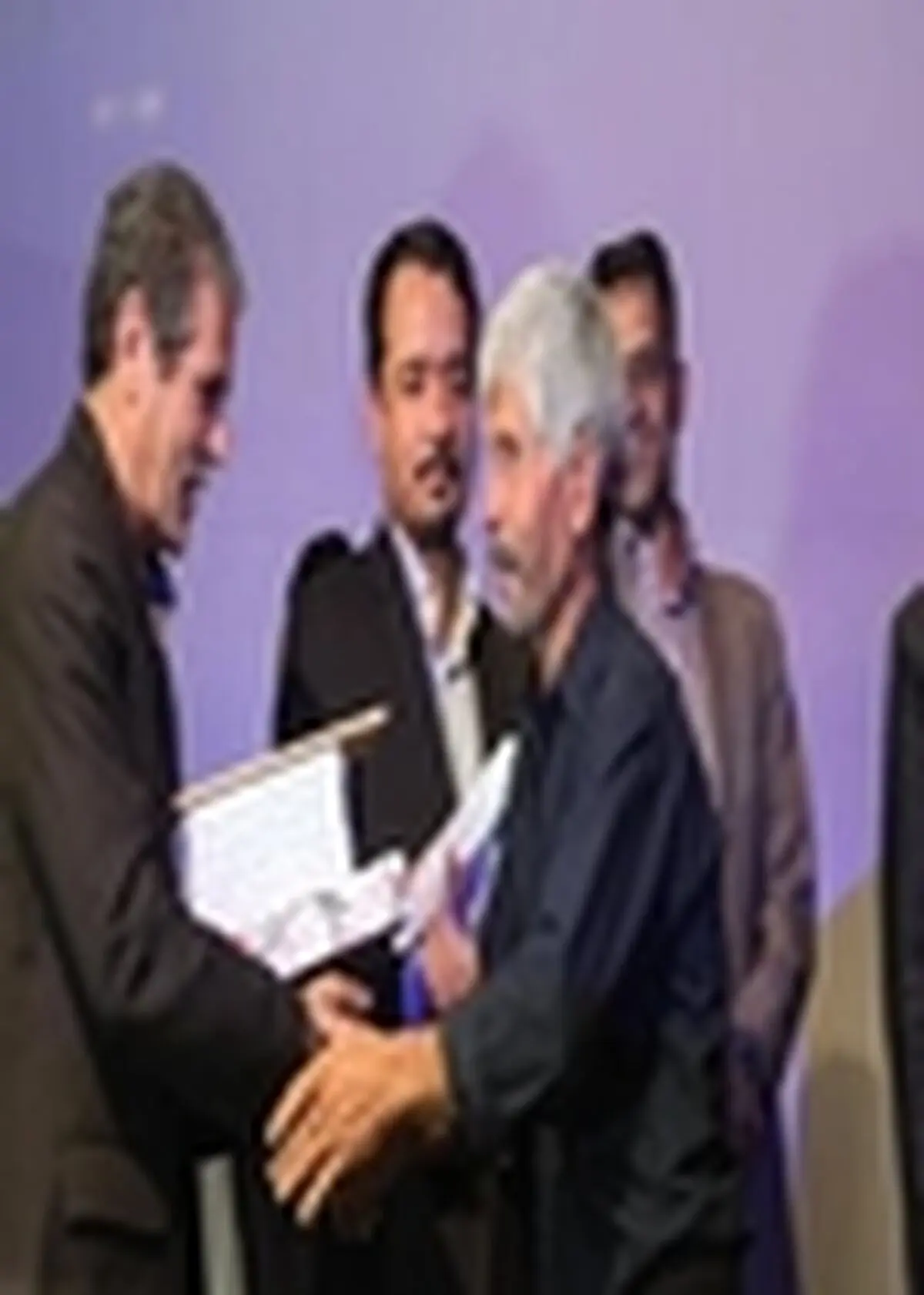 کشاورزان و مقالات برتر جشنواره نعنا در کاشان معرفی شدند