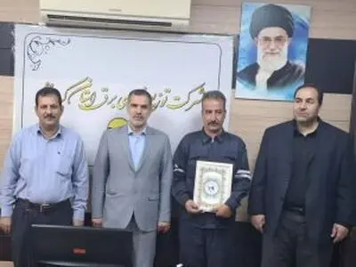 کارگر سیمبان، کیف پول حاوی ۲۵۰ میلیون را به صاحبش بازگرداند