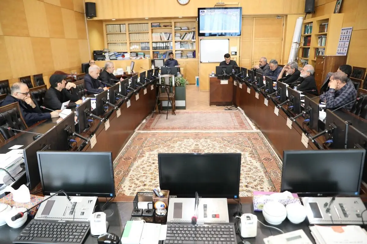 جلسه جمع‌بندی گزارش بازدید کارگروه‌های مجمع نمایندگان استان تهران از جنگ تحمیلی ۱۲ روزه