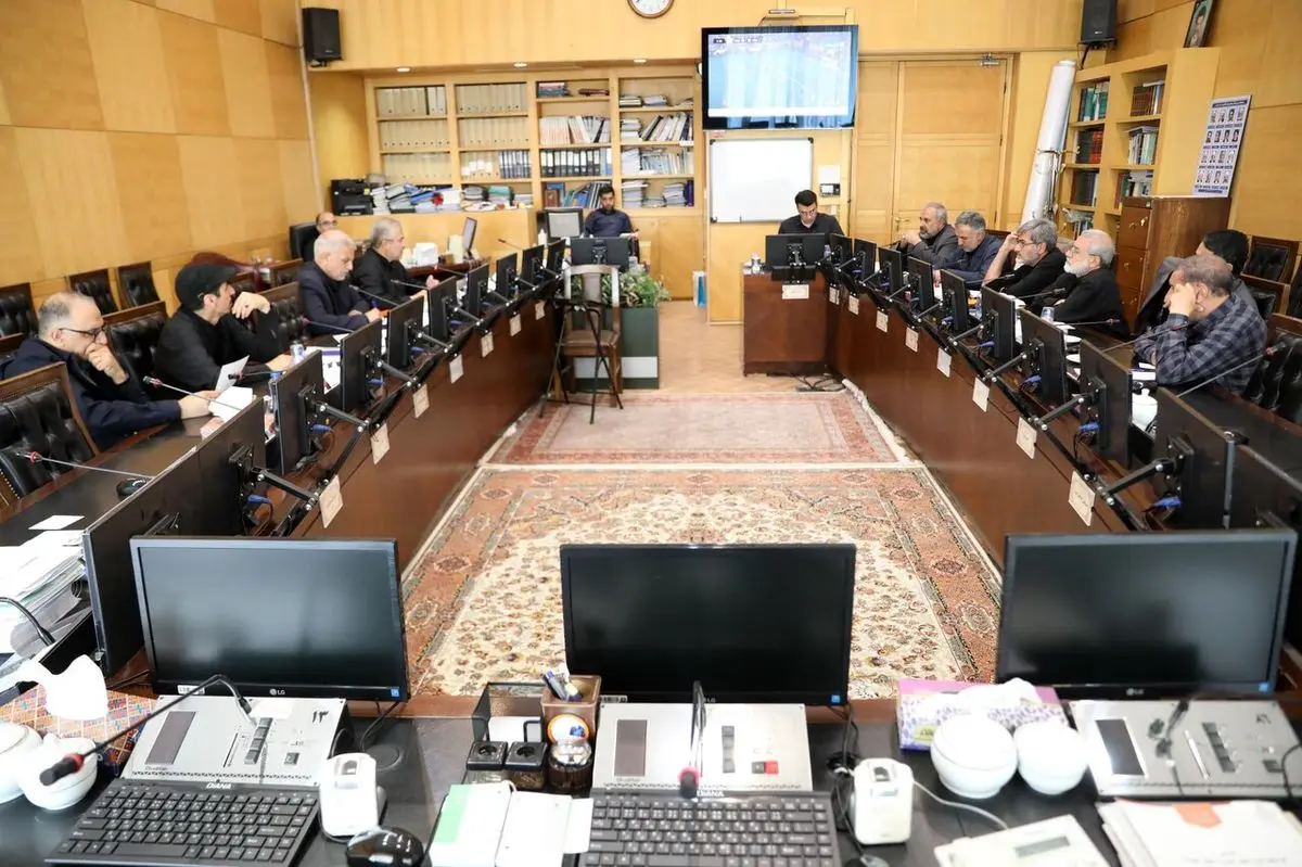 جلسه جمعبندی گزارش بازدید کارگروههای مجمع نمایندگان استان تهران از جنگ تحمیلی ۱۲ روزه