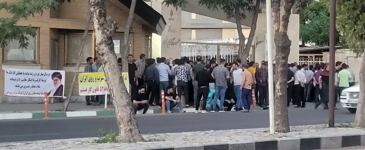 درخواست کارگران شرکت سرب و روی زنجان برای اجرای قانون ساعت کار در مشاغل سخت