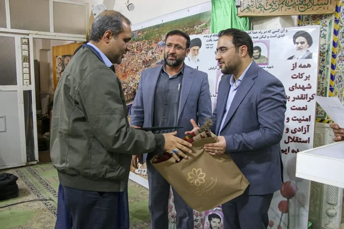  کاسبان قدیمی بافت تاریخی شیراز تقدیر شدند