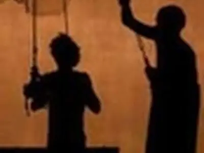 گرد و غبار تماشاگر را با خود برد!