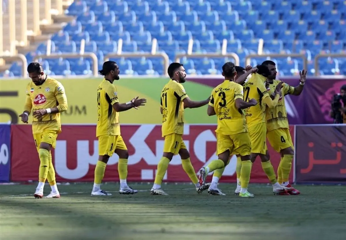 پرسپولیس نیم فصل دوم را با شکست شروع کرد/ فجر مانع صدرنشینی اوسمار