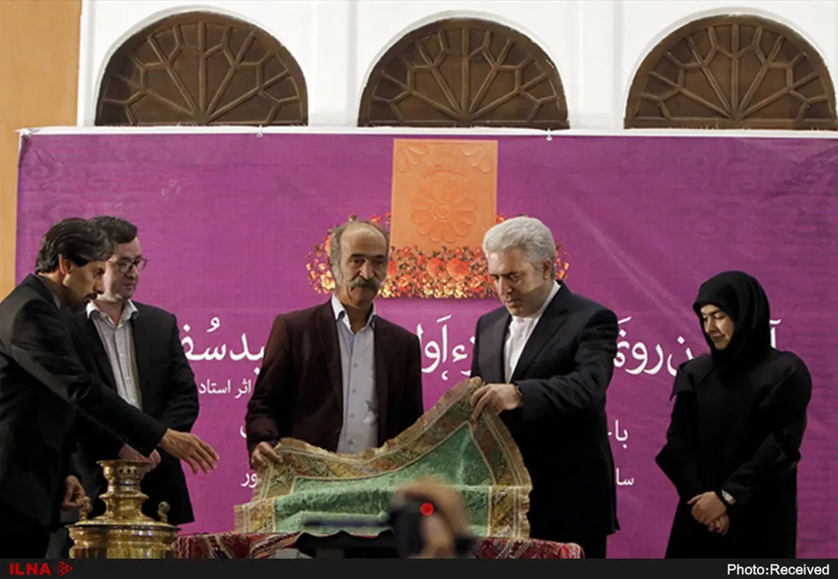 از اولین قرآن مجید سفالین رونمایی شد