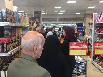 صف خرید گوشت قرمز ارزان در فروشگاه ها+عکس