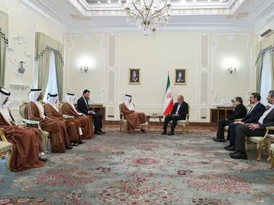 رئيس وزراء قطر يلتقي الرئيس الإيراني