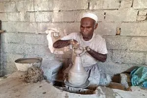 احیای هنر سفال‌گری سنتی در میناب/ خانه سفال شهوار راه‌اندازی می‌شود
