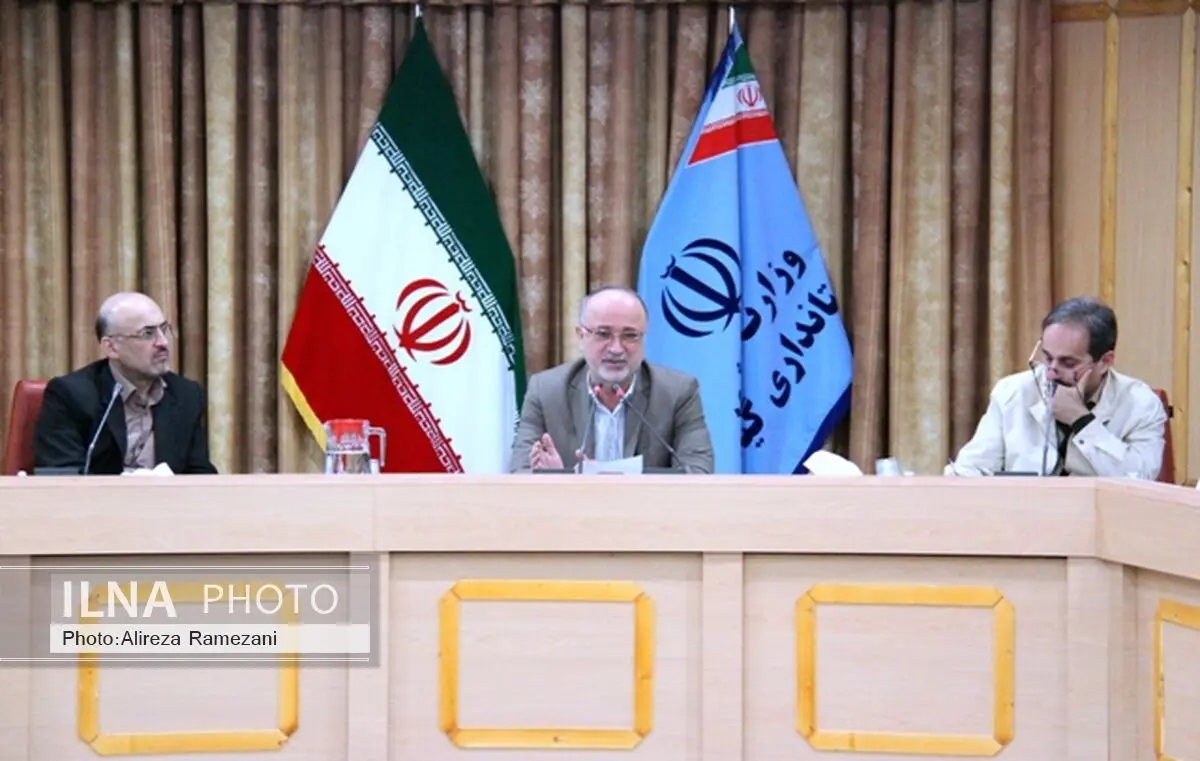 زمینه تحصیل دانش‌آموزان ساکن روستاهای صعب العبور فراهم شود