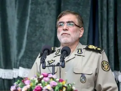دشمن از طریق فضای مجازی دین‌گریزی را درمیان جامعه جوان ما ترویج می‌کند