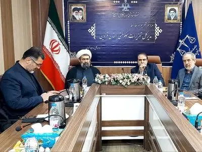 با اخلالگران بازار قاطعانه برخورد می‌کنیم