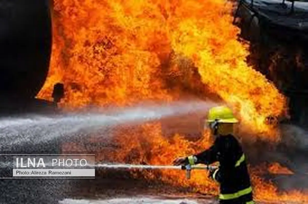 آتعش سوزی در انبار رنگ فروشی در شیراز