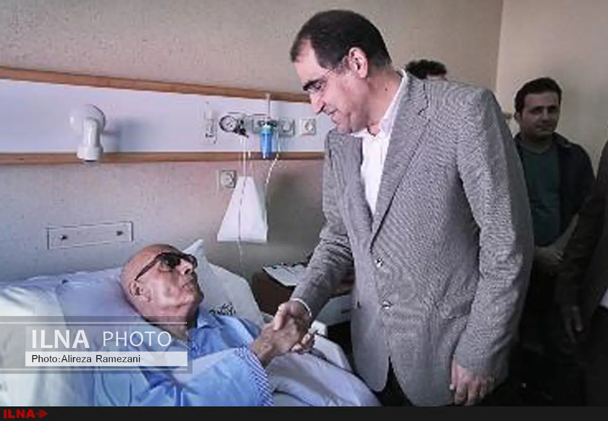 وزیر بهداشت دوباره به ملاقات عباس کیارستمی رفت 