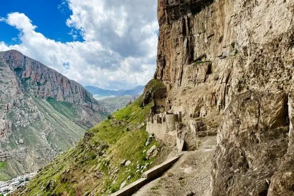 آگهی مناقصه عملیات اجرایی پروژه منظر سازی مجموعه قلعه قبان ماکو