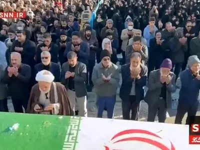 اقامه نماز طلب باران در شهر کرمان + فیلم