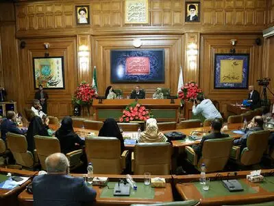 دوستان دلواپس فرق نهاد انتخابی و انتصابی را نمی‌دانند