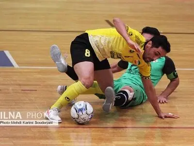 تیم فوتسال سپاهان از سد تیم زندی بتن کلاردشت گذشت 