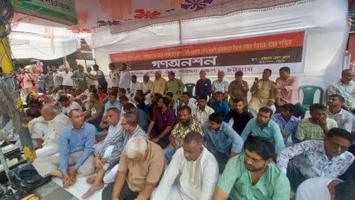 اعتصاب گسترده کارگران یک بندر بنگلادش: بندر را به اماراتیها نفروشید!