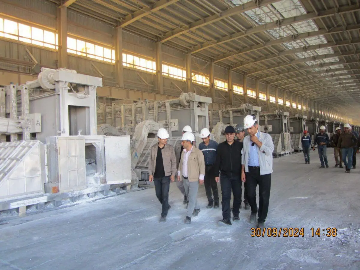 بازدید سرپرست شرکت آلومینای ایران از کارخانه شمش آلومینیوم
