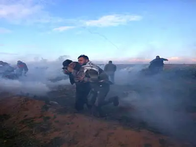 حمله نظامیان صهیونیست به شرکت‌کنندگان در راهپیمایی‌ بازگشت