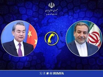 وزير الخارجية الصيني يثمن النهج المسؤول والدبلوماسي الذي تنتهجه الجمهورية الاسلامية الايرانية