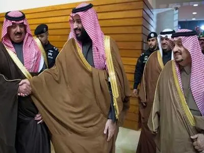 اولین حضور شاهزاده متعب در کنار ولیعهد پس از آزادی