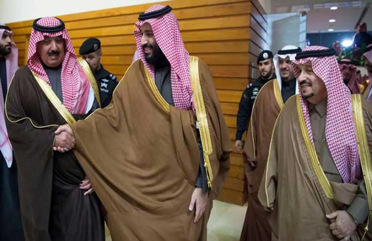 اولین حضور شاهزاده متعب در کنار ولیعهد پس از آزادی