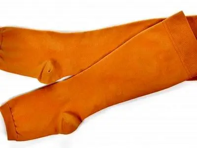 آیا پوشیدن جوراب واریس (فشاری) برای شما مفید است؟