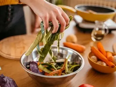میوه‌ها را با پوست بخوریم یا بی‌پوست؟