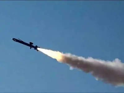 انهدام یک فروند موشک کروز آمریکایی در آسمان کهنوج+ عکس