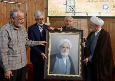 حدادعادل: کتابخانه‌های بزرگ دانشنامه‌ای درباره مصححان برجسته ایران تدوین کنند