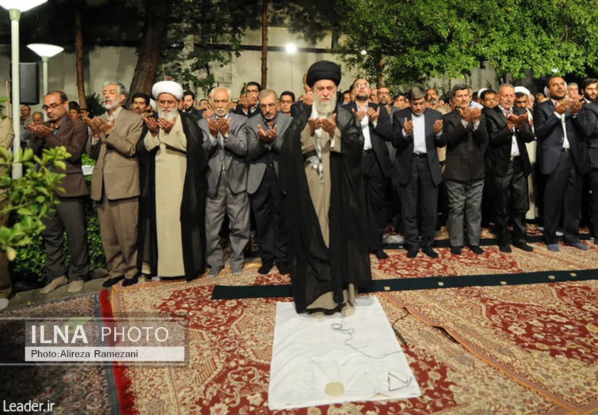 جمعی از شاعران و اهالی فرهنگ و ادب با رهبر معظم انقلاب دیدار کردند