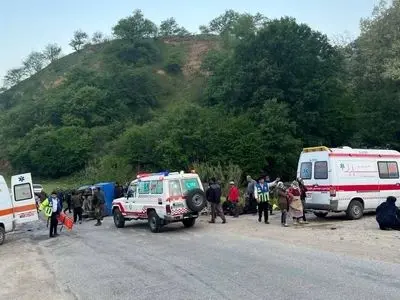 واژگونی نیسان‌وانت در کلاله با ۲۰ مصدوم