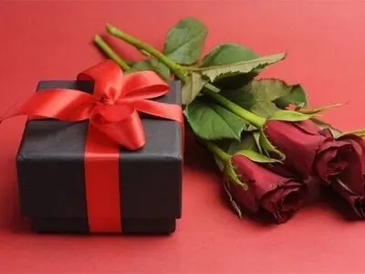 چرا هدایای سازمانی برای کسب و کار شما ضروری هستند؟