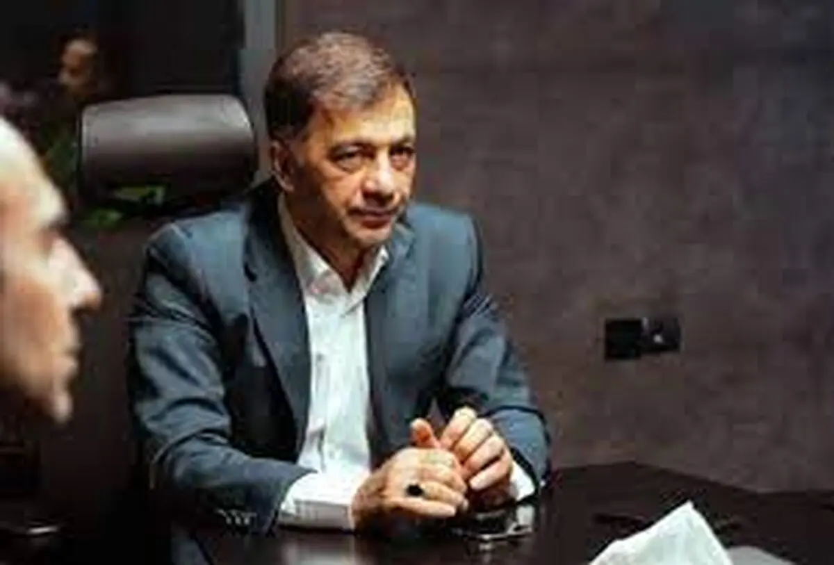 کریمی: با چه هدفی شب بازی استقلال به تلویزیون می‌روید؟/  قربان‌زاده اگر دلسوز است مشکلات بورس را حل کند