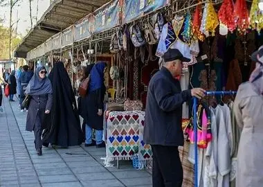 بازارچه دائمی صنایع‌دستی استان در عرصه شمالی قلعه فلک‌الافلاک که بر اثر جنگ آسیب‌دیده بود بازگشایی شد