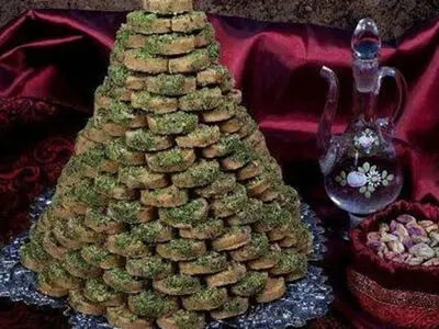 دستور تهیه سوهان آردی خوشمزه 