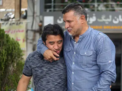 ویدئو: ماجرای پاس گل دایی به خداداد عزیزی درحالی که با هم قهر بوده اند!

