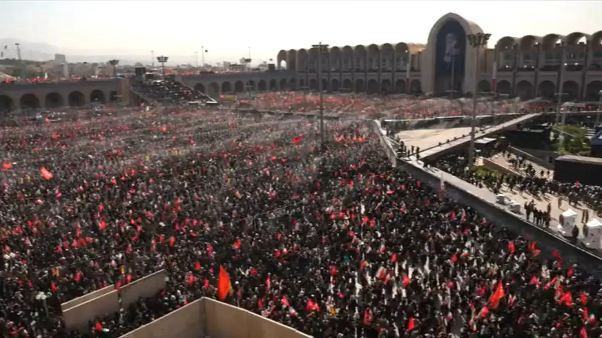لحظه بدرقه پیکر شهدا + فیلم