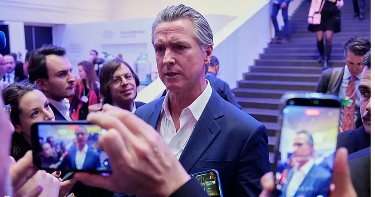 فرماندار کالیفرنیا به اروپایی‌ها: تعارفات بس است با مشت به صورت ترامپ بزنید!