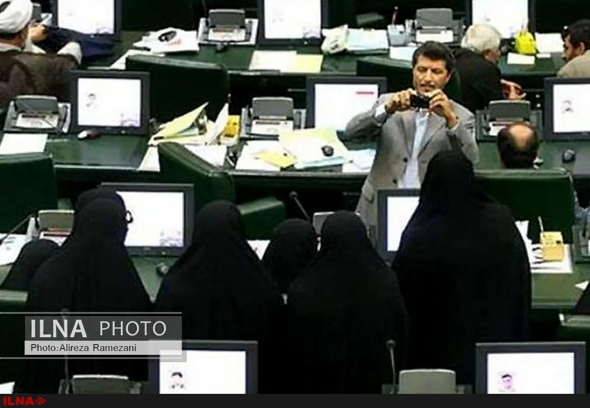 بررسی وضعیت حضور زنان در تاریخ مجالس شورای اسلامی + جدول