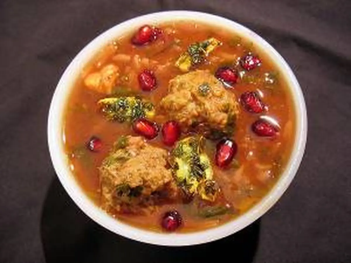 طرز تهیه خورشت مرغ با انار و سیر